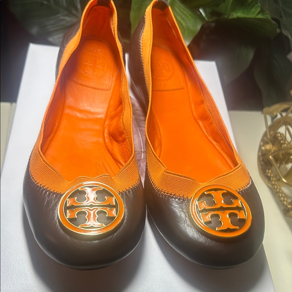 Tory Burch Brown and Orange Flats NWOT negotiable!! - Picture 1 of 5